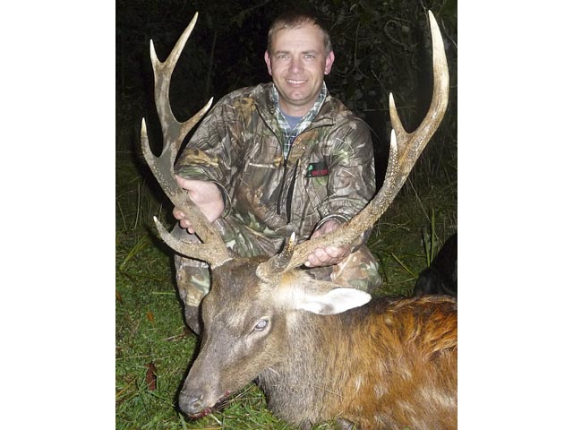 Mr Glenn Monte Victoria And Sika Stag NZ Taken With Woodleigh 30 06 308 180gr Weldcore Protected Point Soft Nose Bullet